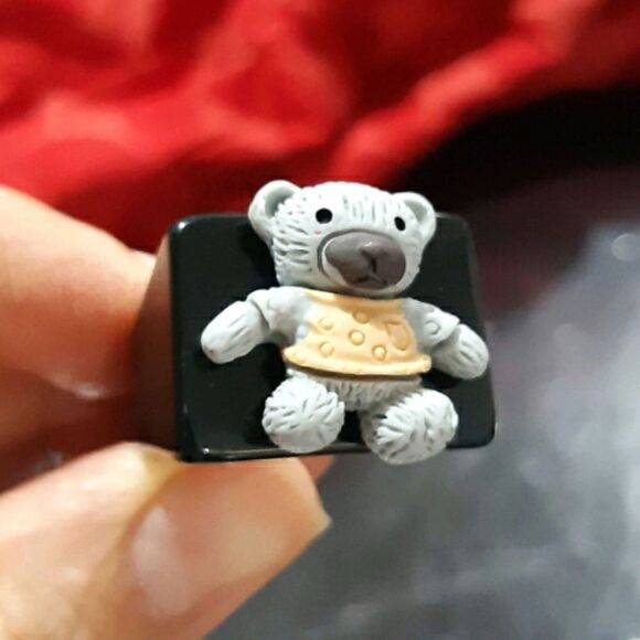 Teddy Bear Chunky Resin Statement Ring - Picture 9 of 10